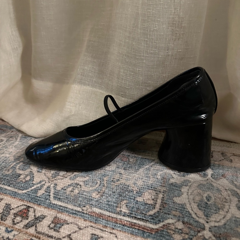 Khaite Lorimer Pump in Black Patent Leather - Picture 3 of 7